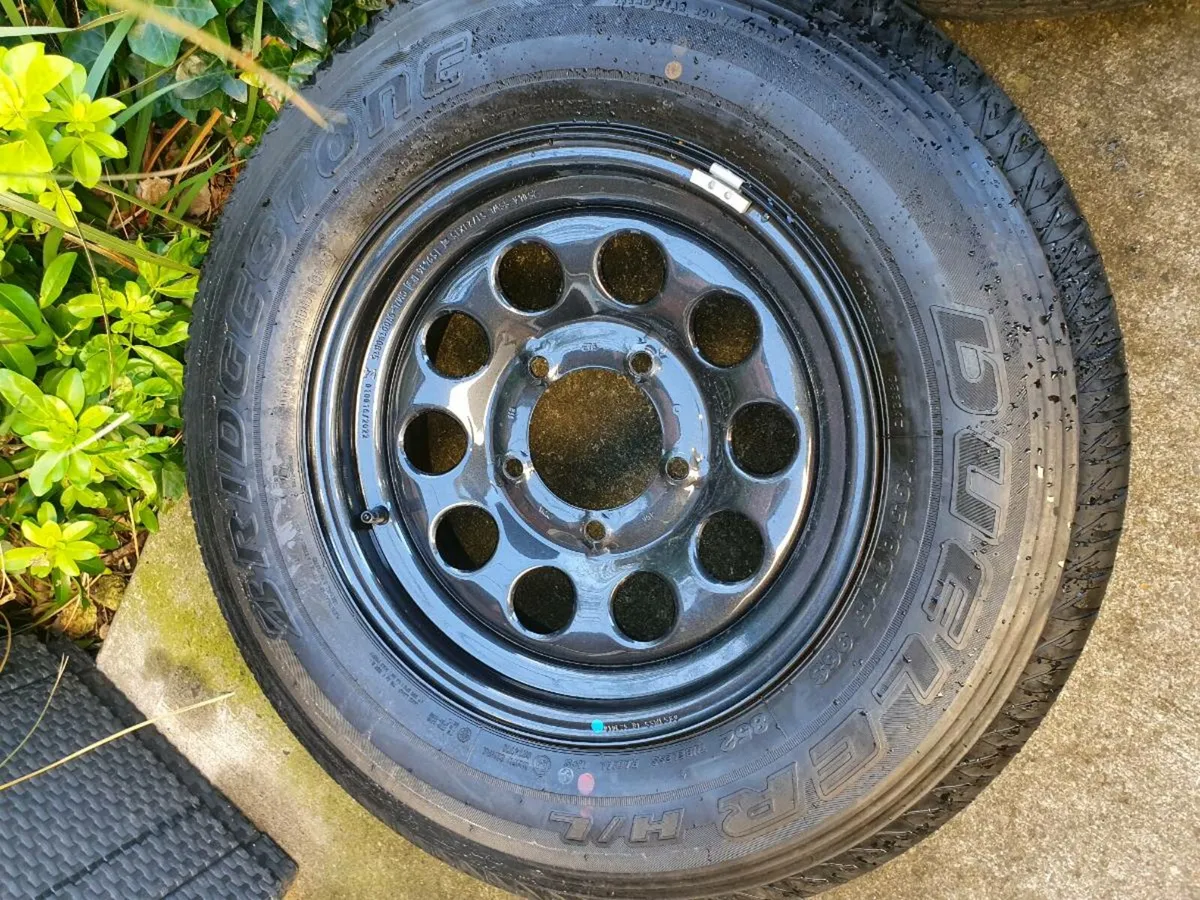 Bridgestone tyres nearly new - Image 1