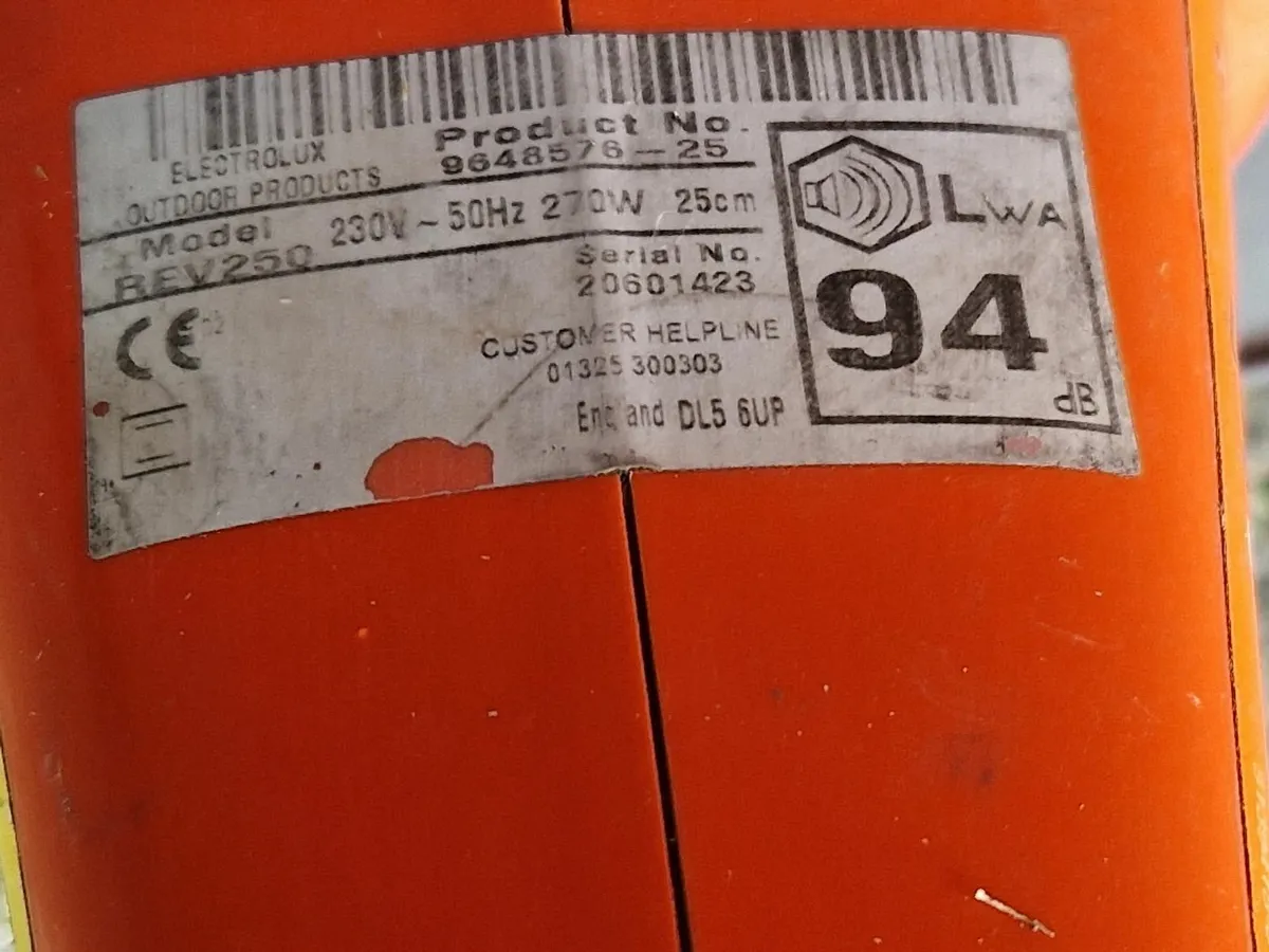 FLYMO Revolution 2500 Auto Feed Electric Strimmer - Image 2