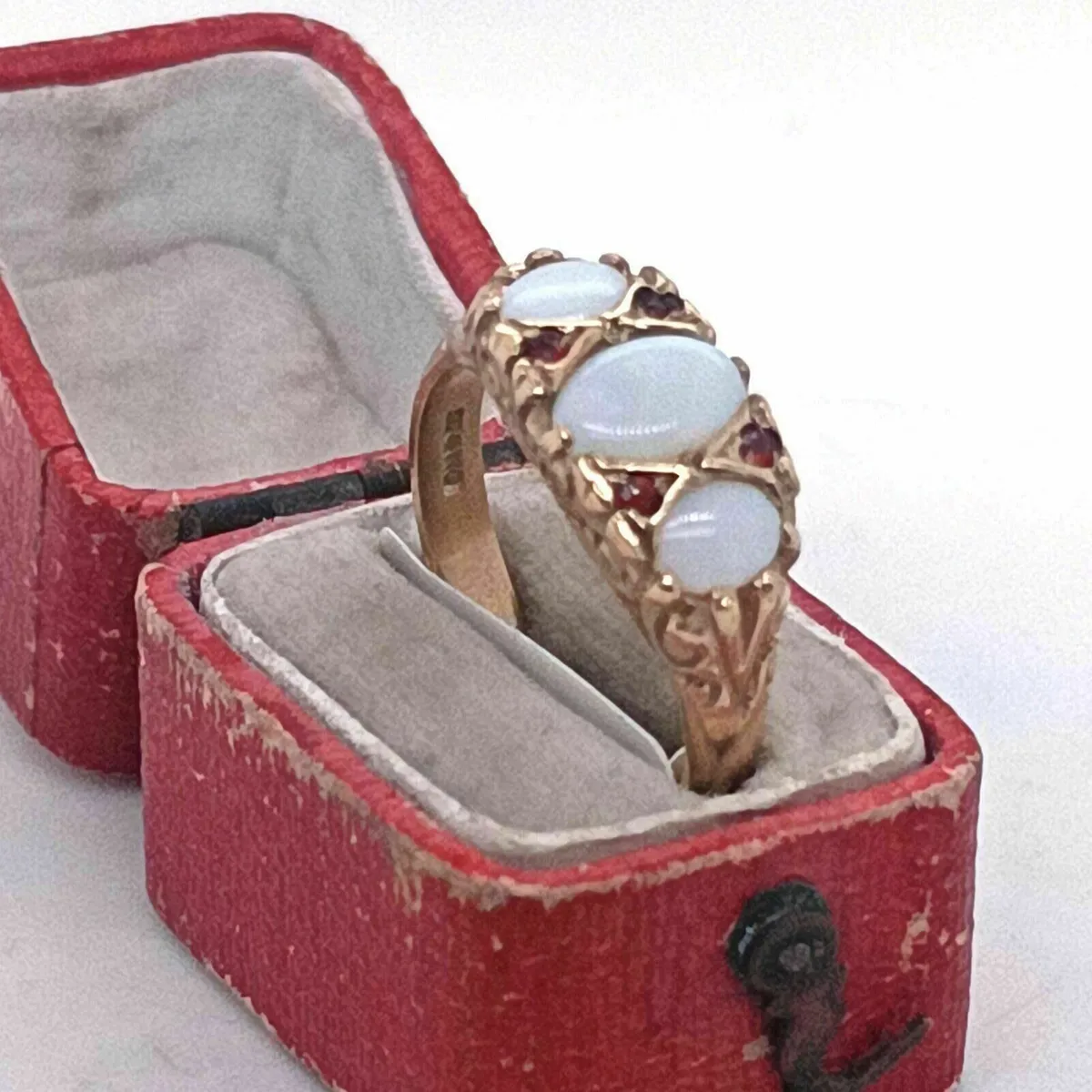 Vintage Opal & Garnet Ring , 9k Yellow Gold - Image 1