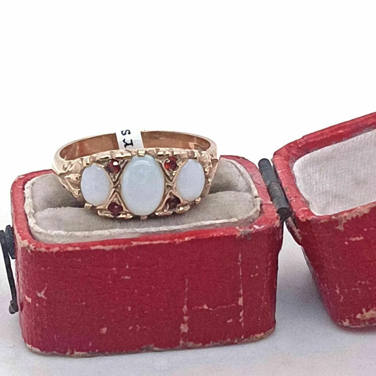 Vintage Opal & Garnet Ring , 9k Yellow Gold - Image 4