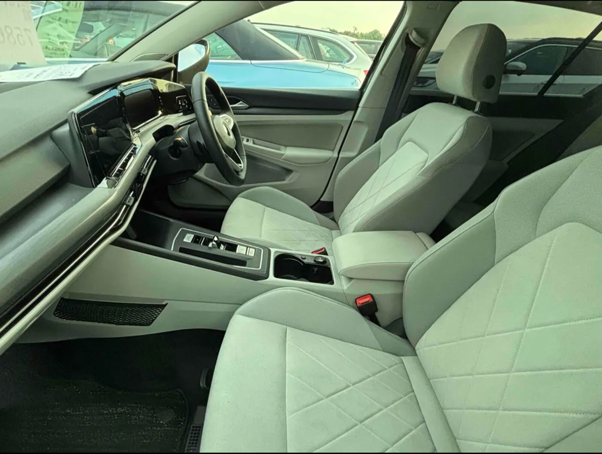 SUNROOF * 211 VW GOLF STYLE 1.5 150BHP AUTOMATIC - Image 3