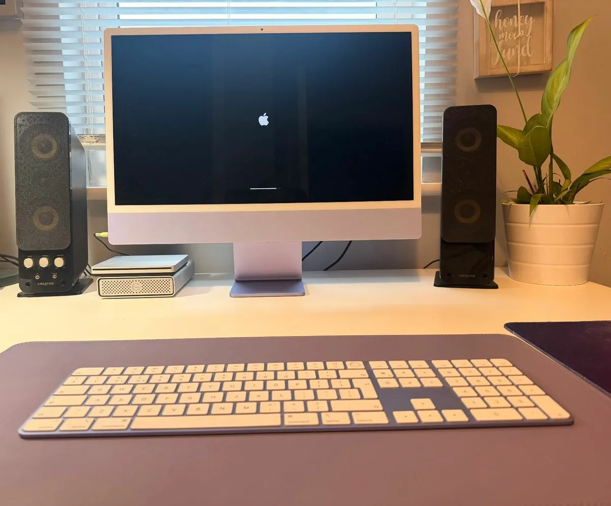 iMac 24” 2023 – M3, 24GB RAM, Excellent Condition - Image 1