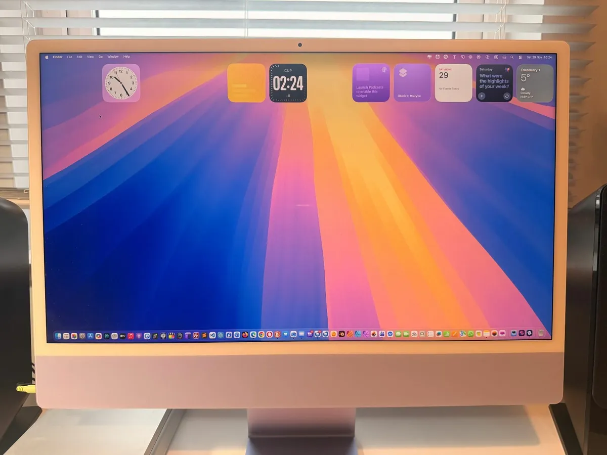 iMac 24” 2023 – M3, 24GB RAM, Excellent Condition - Image 3