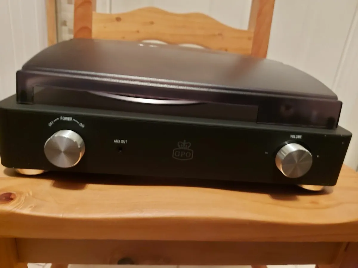 NEW IN BOX, STYLO II Record Player Turntable - Image 2