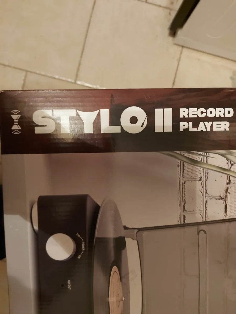 NEW IN BOX, STYLO II Record Player Turntable - Image 4
