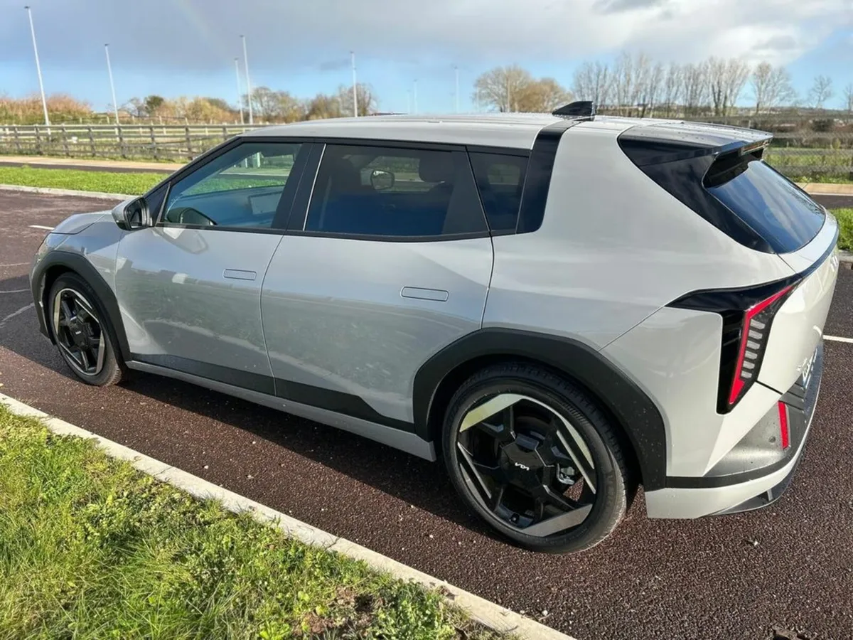 Kia EV4 - Image 3