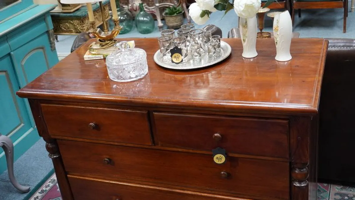 Mahogany Chest of Drawers - Image 3