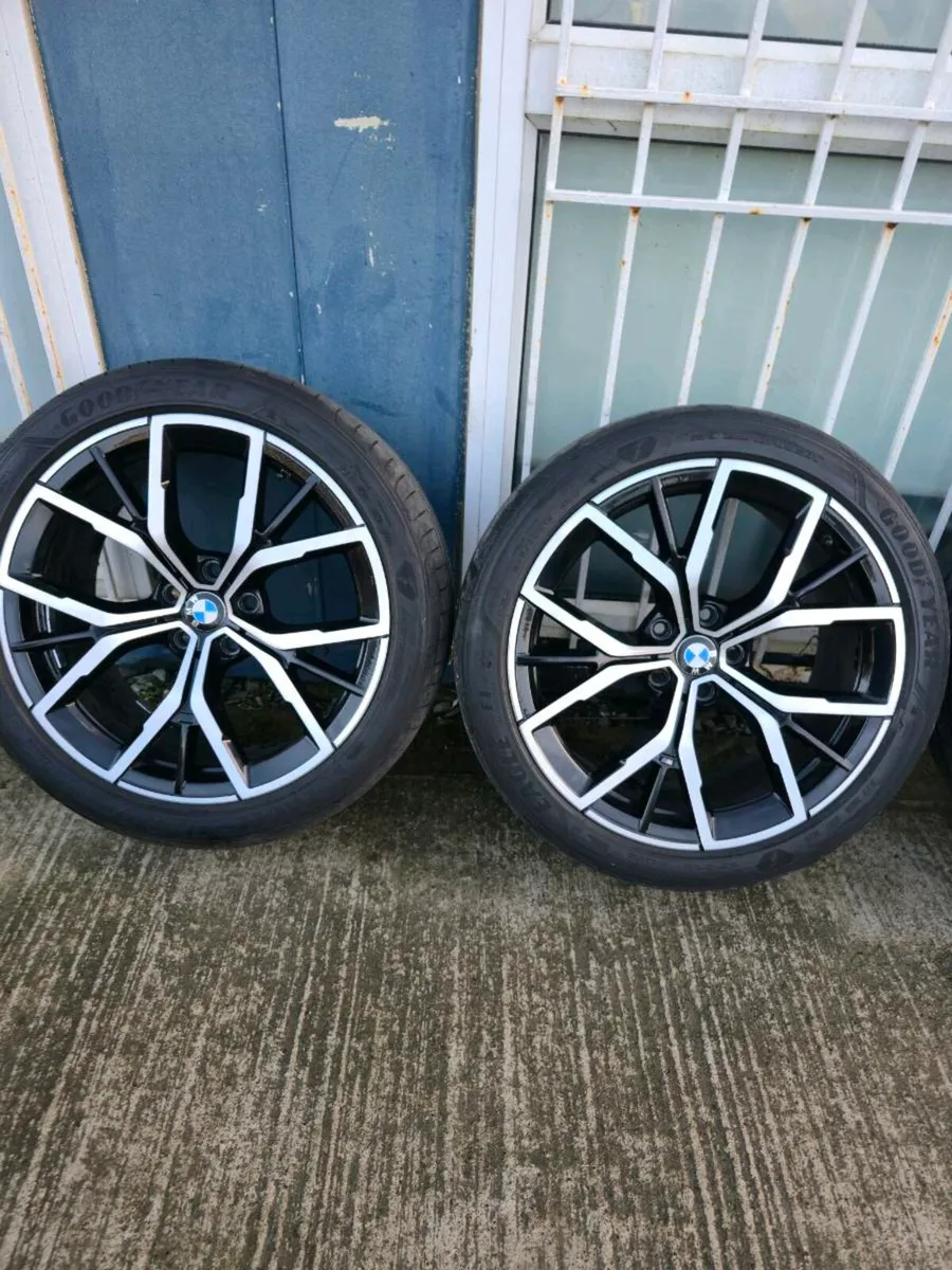 19" Genuine BMW G30  Staggered 845M Alloys - Image 3
