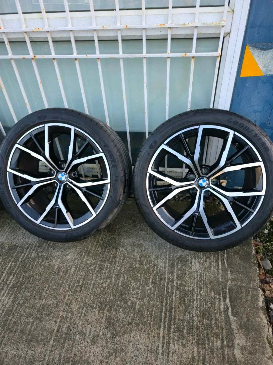 19" Genuine BMW G30  Staggered 845M Alloys - Image 4