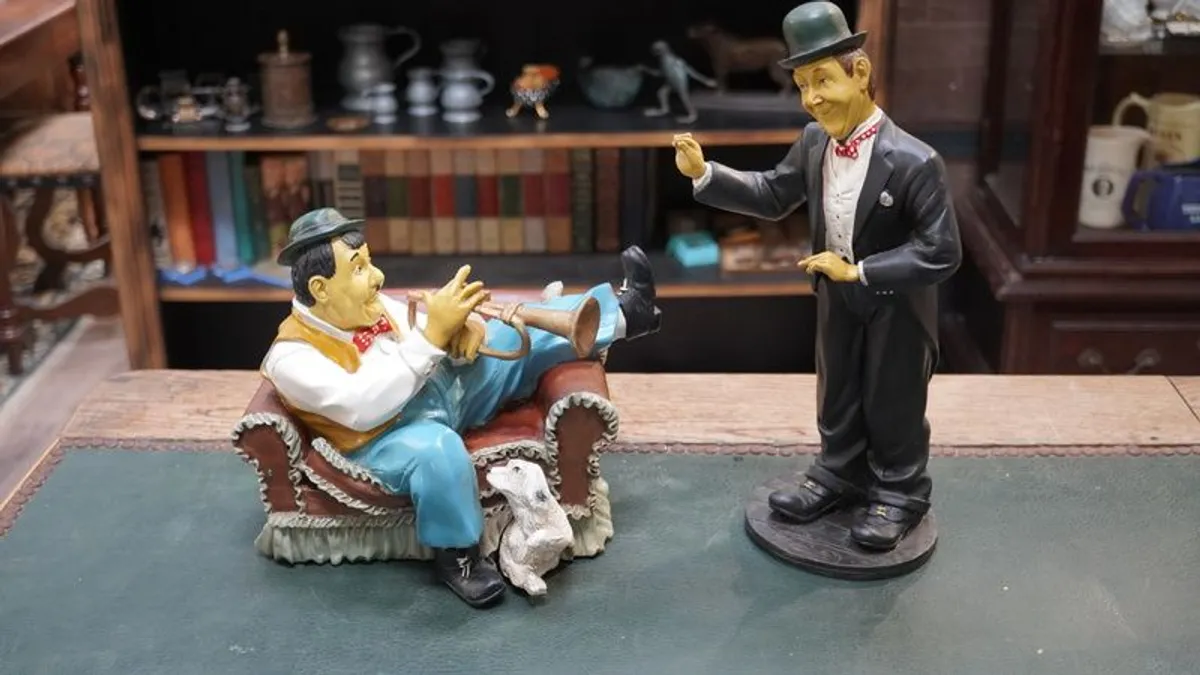 Laurel & Hardy Figurines by Peter Mook - Image 1