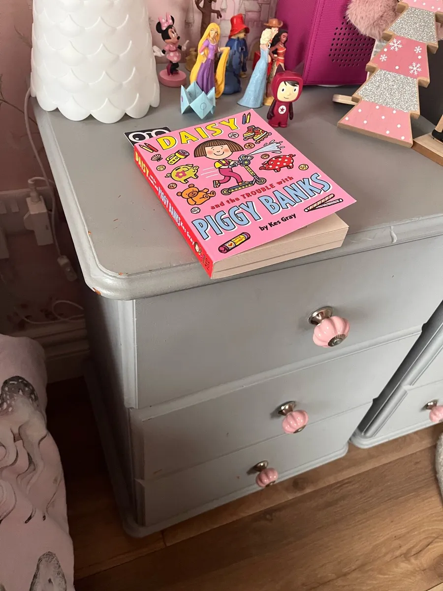 Bedroom locker - Image 2