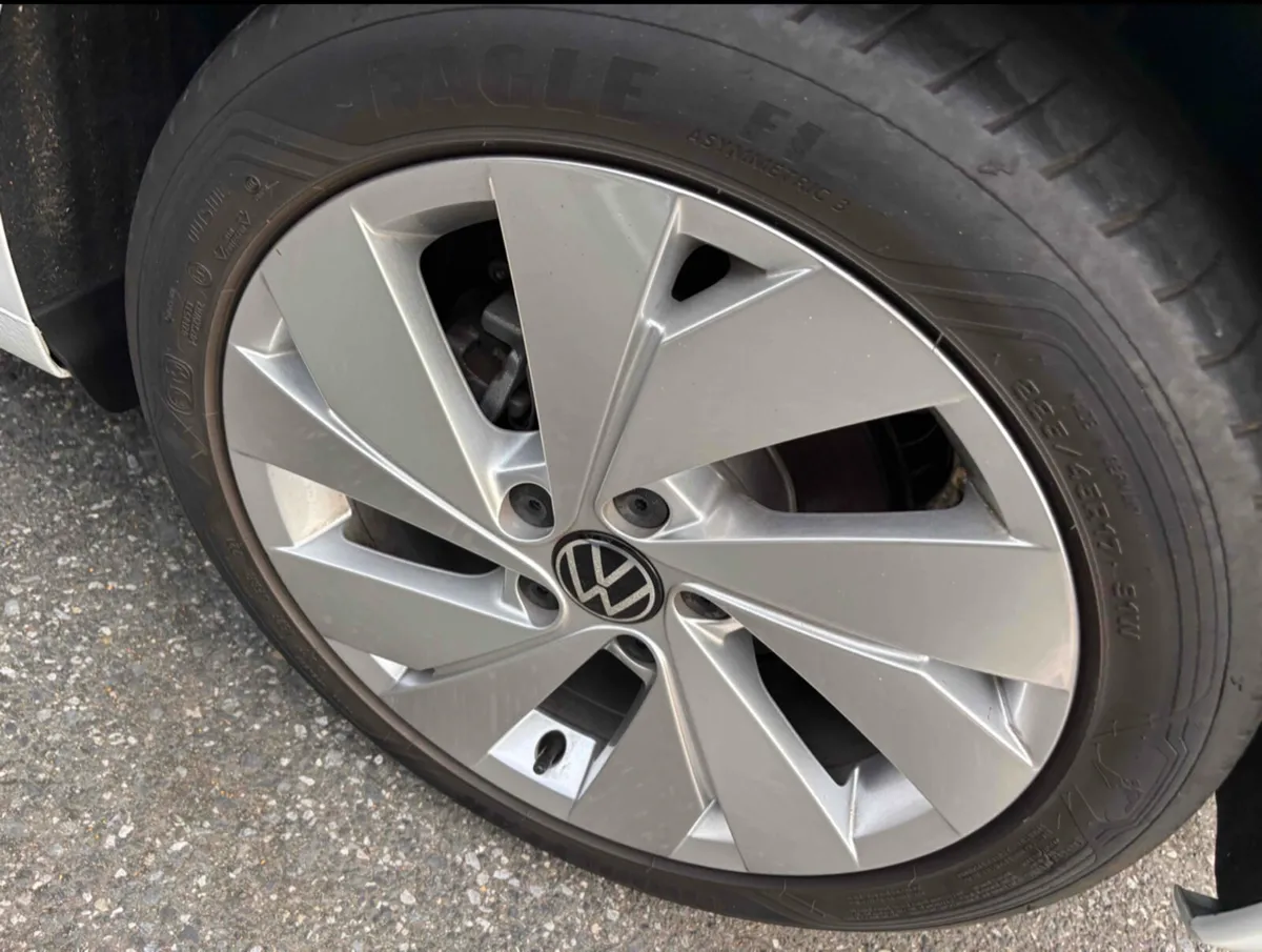 212 VW GOLF STYLE 1.5 ETSI 150BHP AUTOMATIC - Image 3