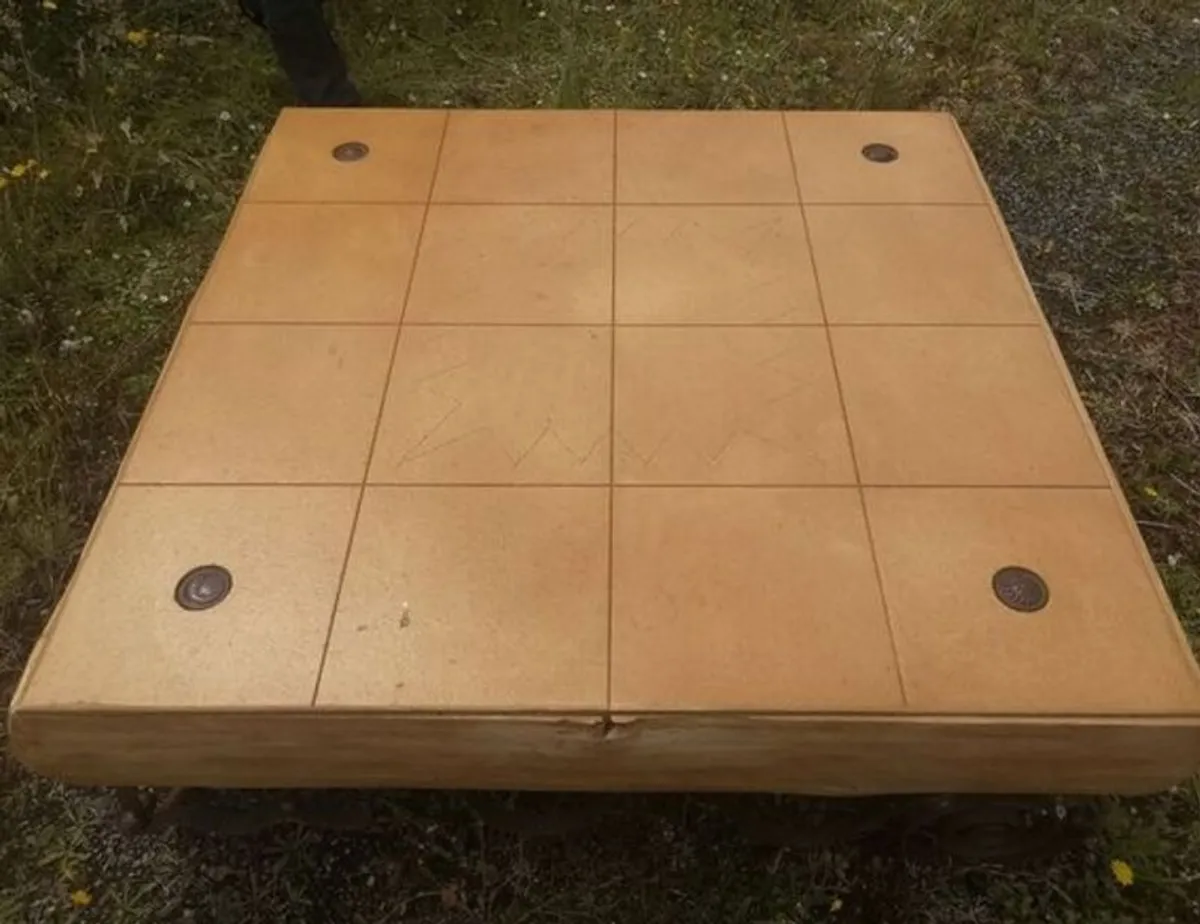 Coffee table - Image 1