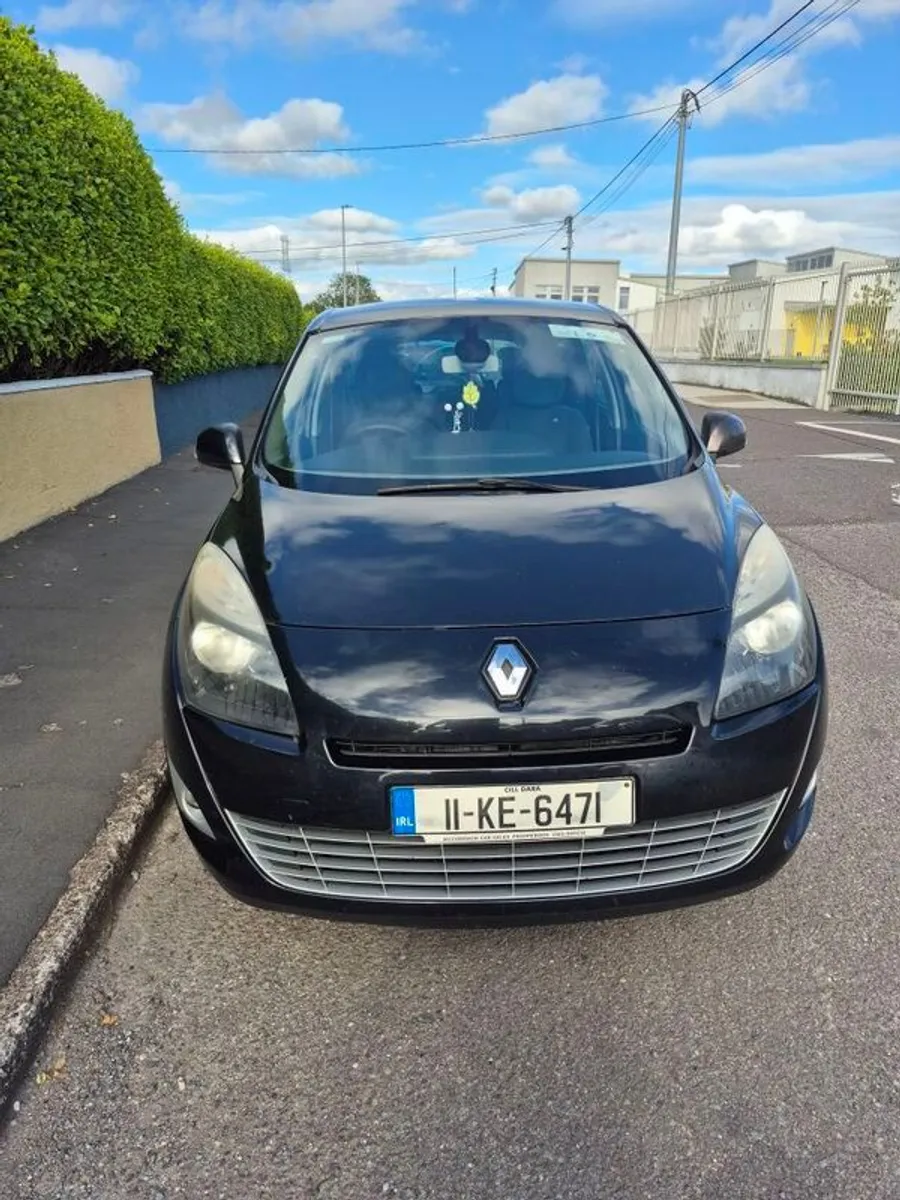 2011 Renault Grand Scenic - Image 1