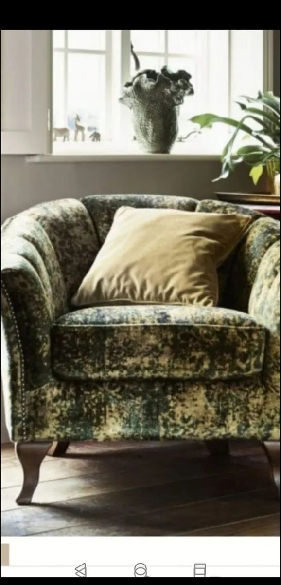 Brand New Alexander & James Betsy Chair 
Dark Legs