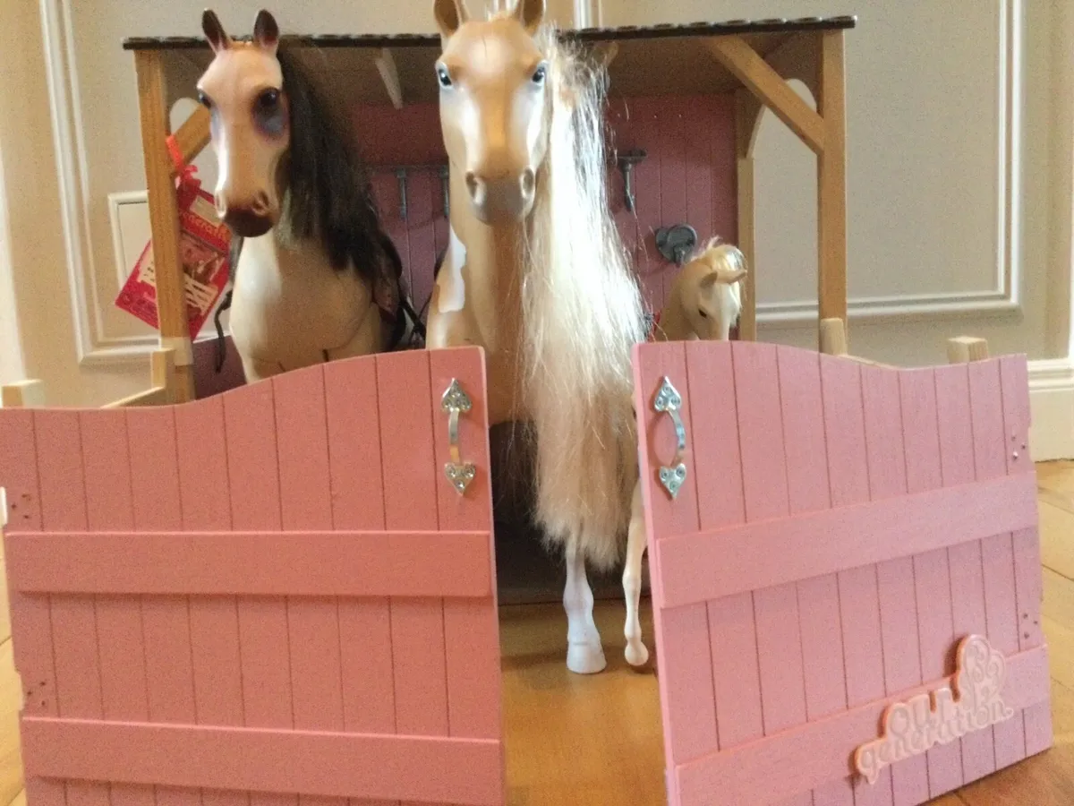Kids toy horses and stables - Image 4