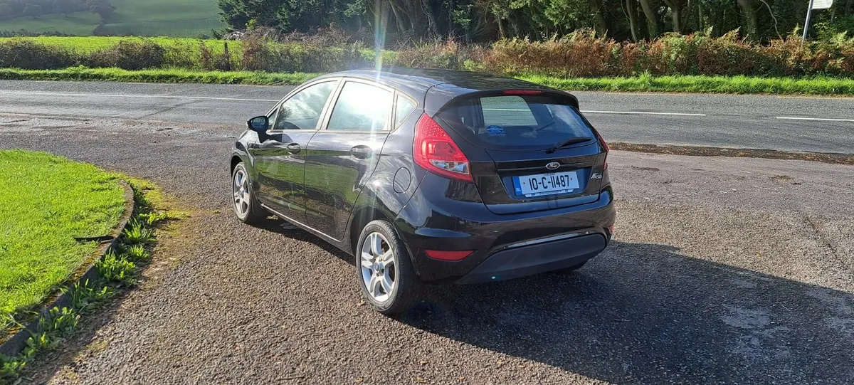 Ford Fiesta 2010 - Image 4