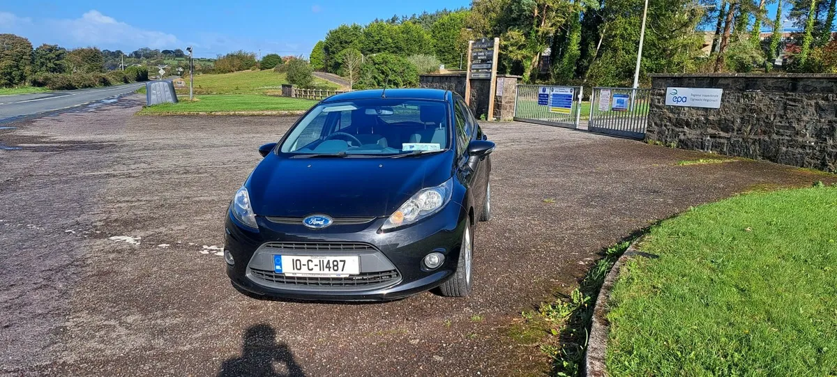 Ford Fiesta 2010 - Image 2