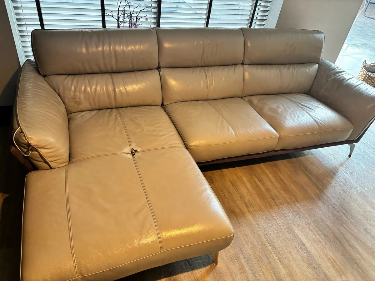 DFS leather couch - Image 2