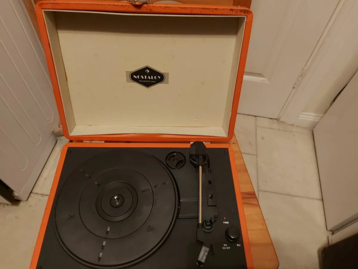 Electronic Star PC Turntable in case, USB powered - Image 1