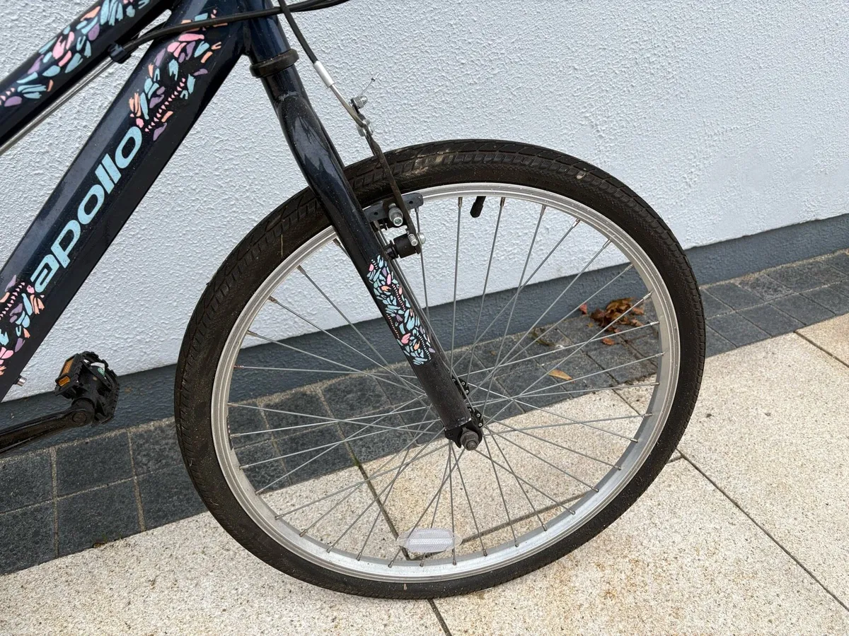 Girls bike - Image 3