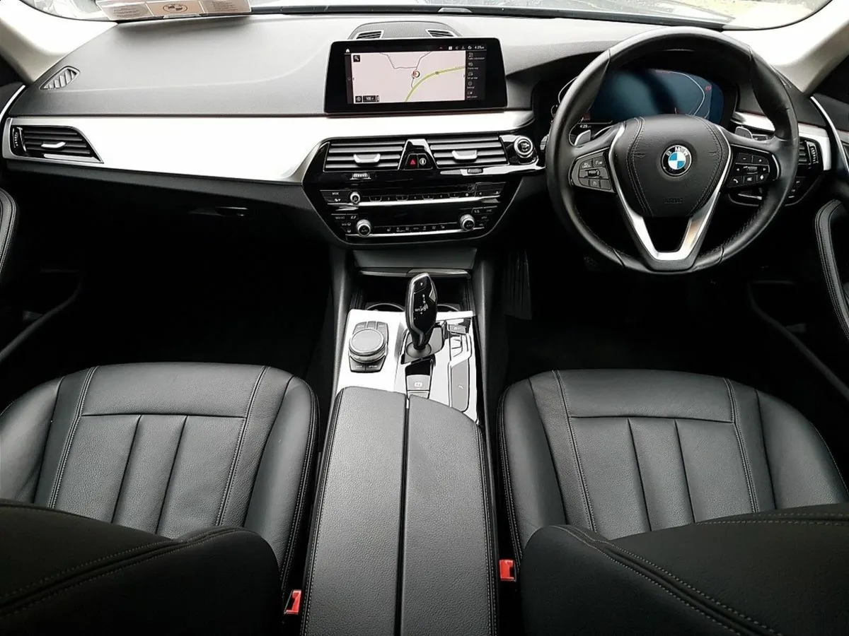BMW 5-Series 520d SE - Image 4