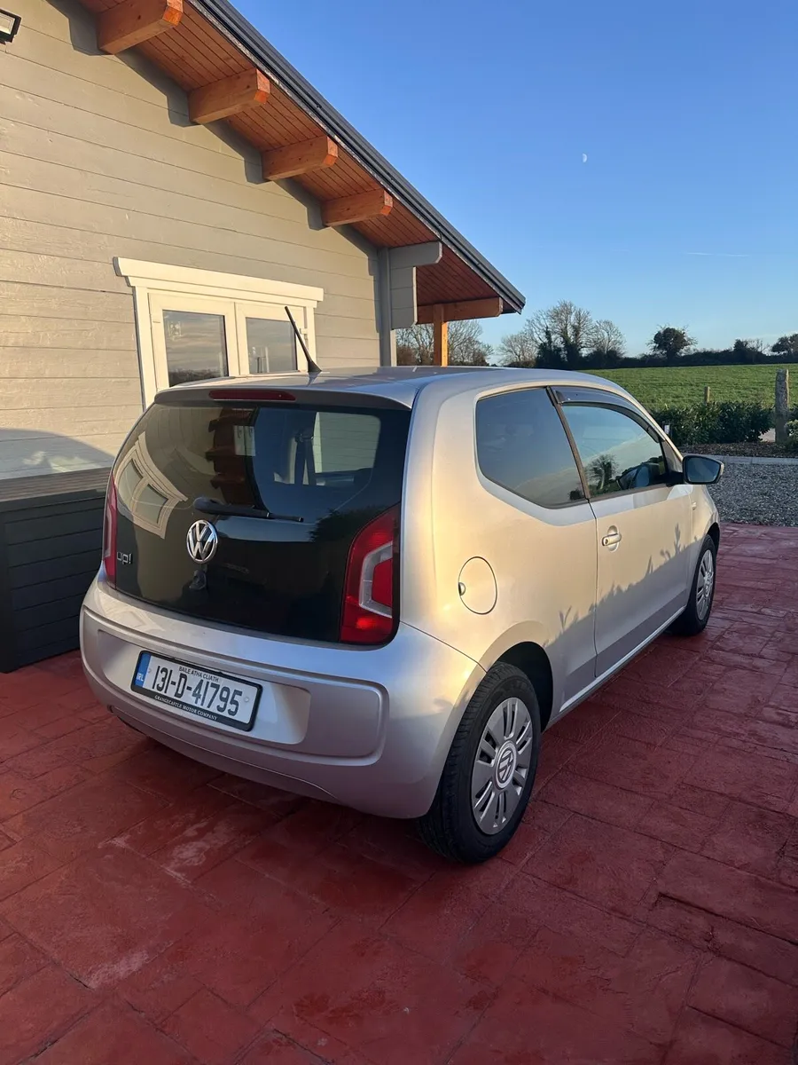 Volkswagen Up - Image 4