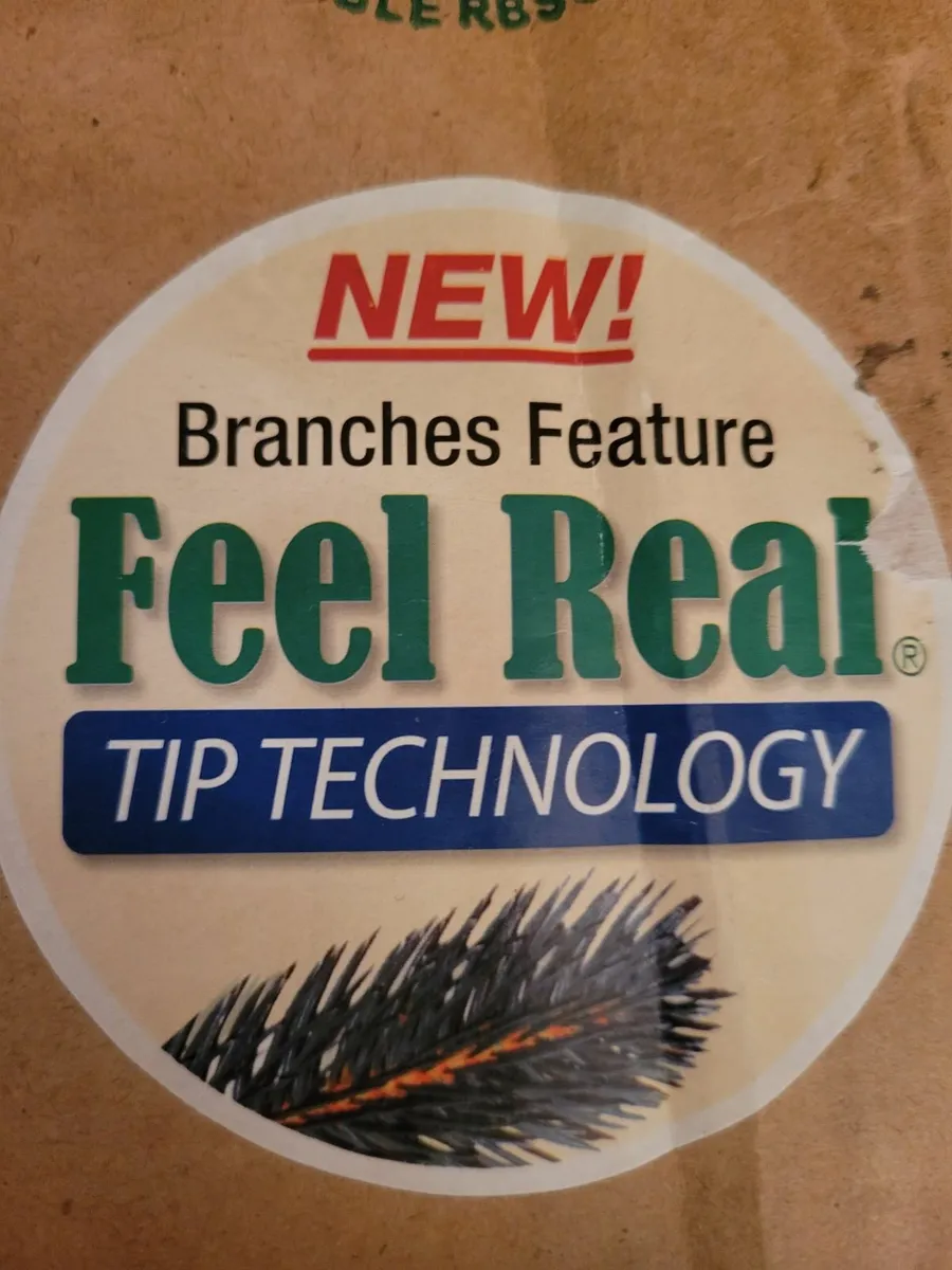 Christmas Tree 'Feel Real' - Image 3
