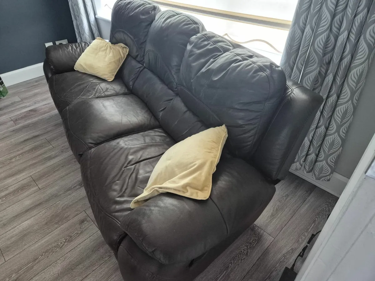 Recliner Couch - Image 2