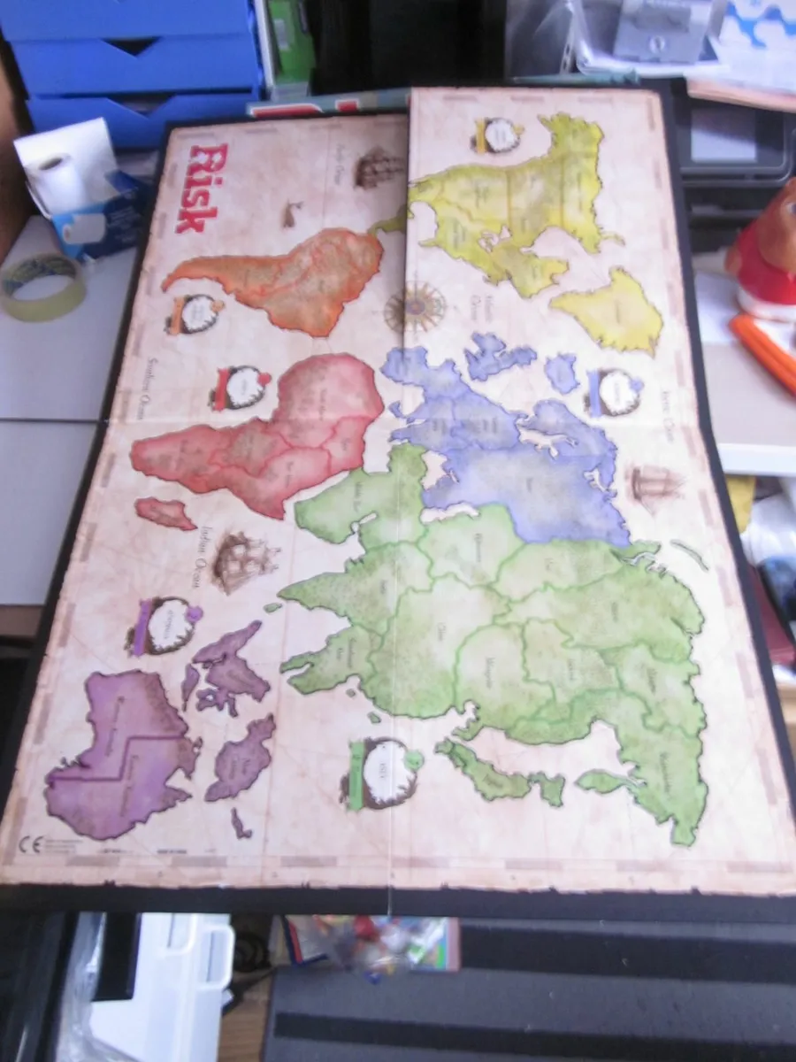 Risk The Game of Strategic Conquest Hasbo 2015 - Image 2