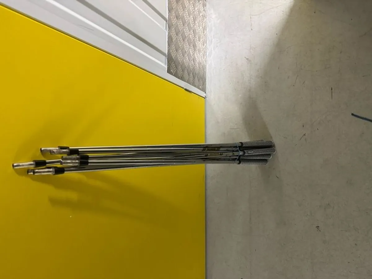 Pulled dynamic gold tour and AMT  iron shafts - Image 2