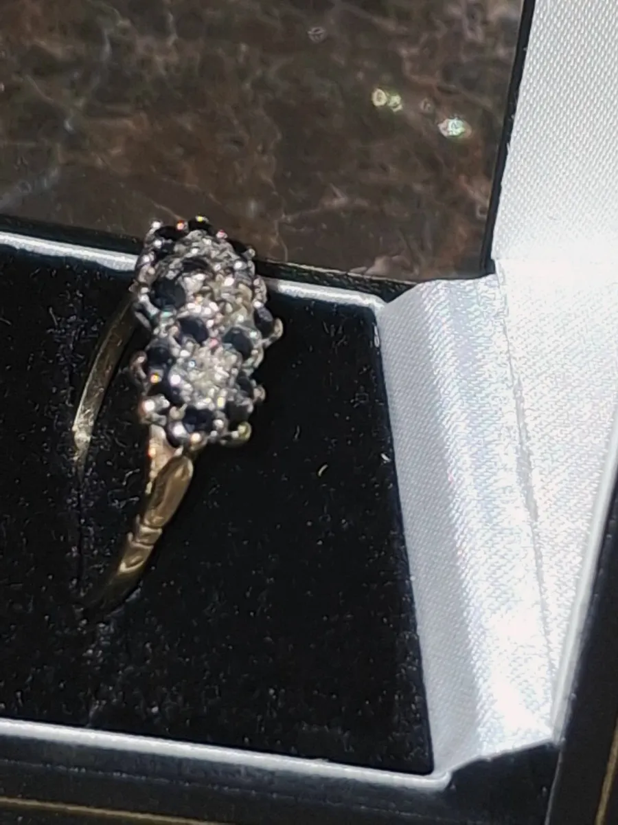 9ct Yellow Gold Sapphire & Diamond Trilogy Cluster - Image 4