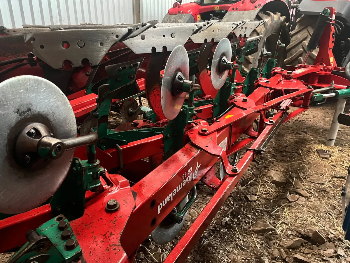Used 6F (5+1)300 Kverneland Reversible Plough - Image 3
