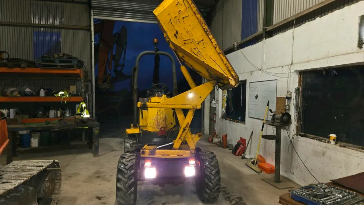 Thwaites Dumper Swivel High Tip - Image 2