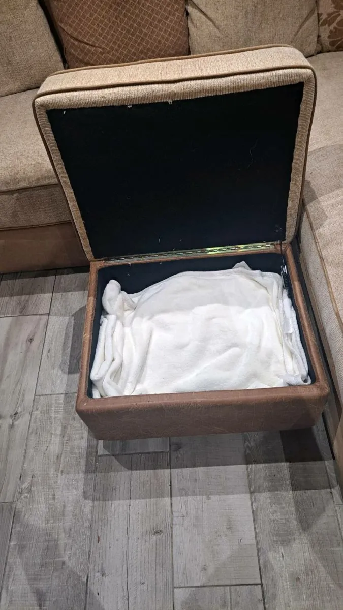 Corner sofa and footstool - Image 3