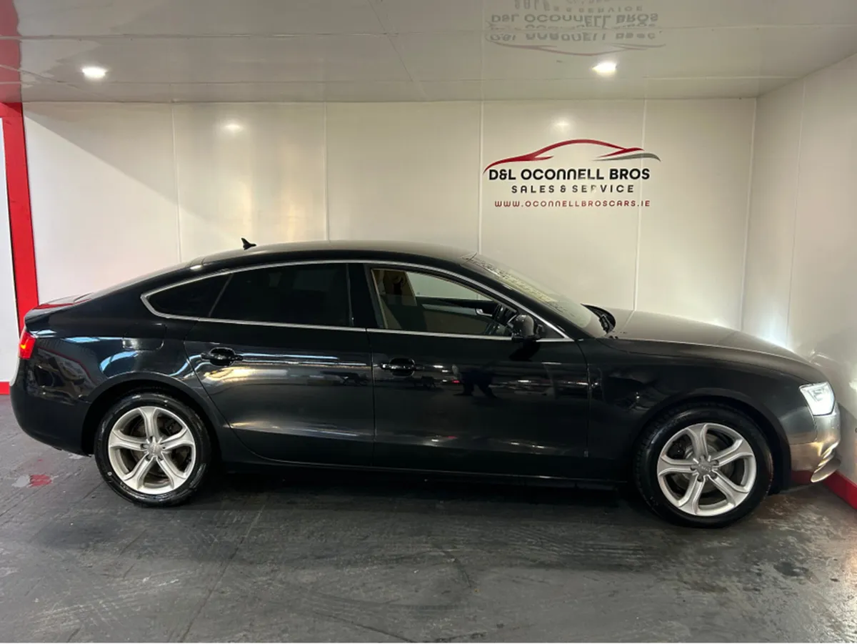 Audi A5 SPORTBACK 2.0 TDI 136 ULTRA SE 17 4DR - Image 2