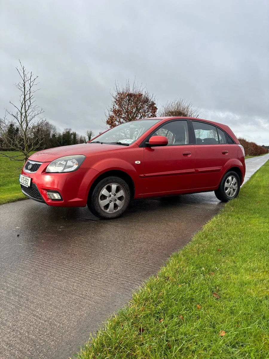 Kia Rio 2011 - Image 1