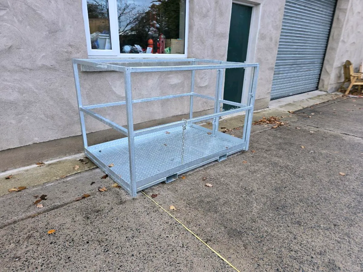 Forklift man safety cage basket create high work - Image 1