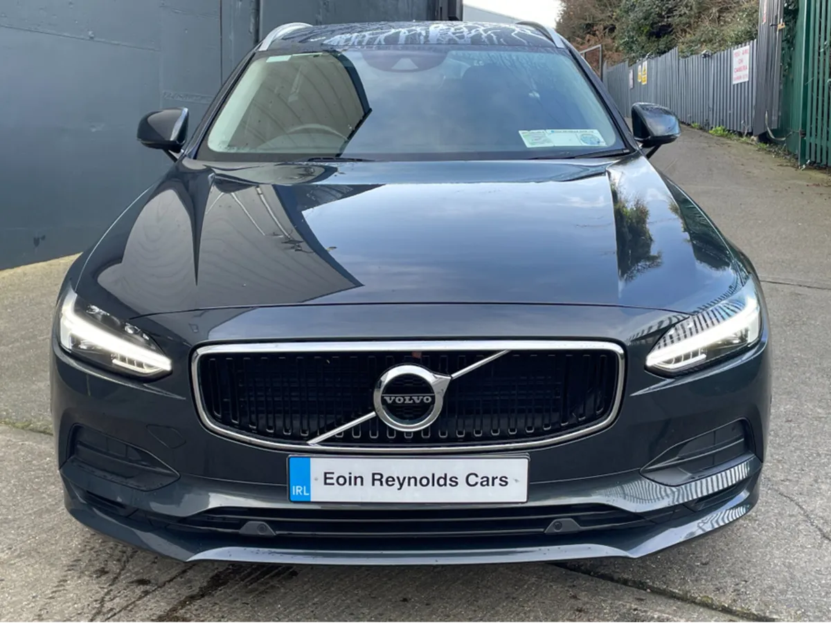 Volvo V90 2.0 D4 MOMENTUM AUTO 187HP ESTATE VERY G - Image 3