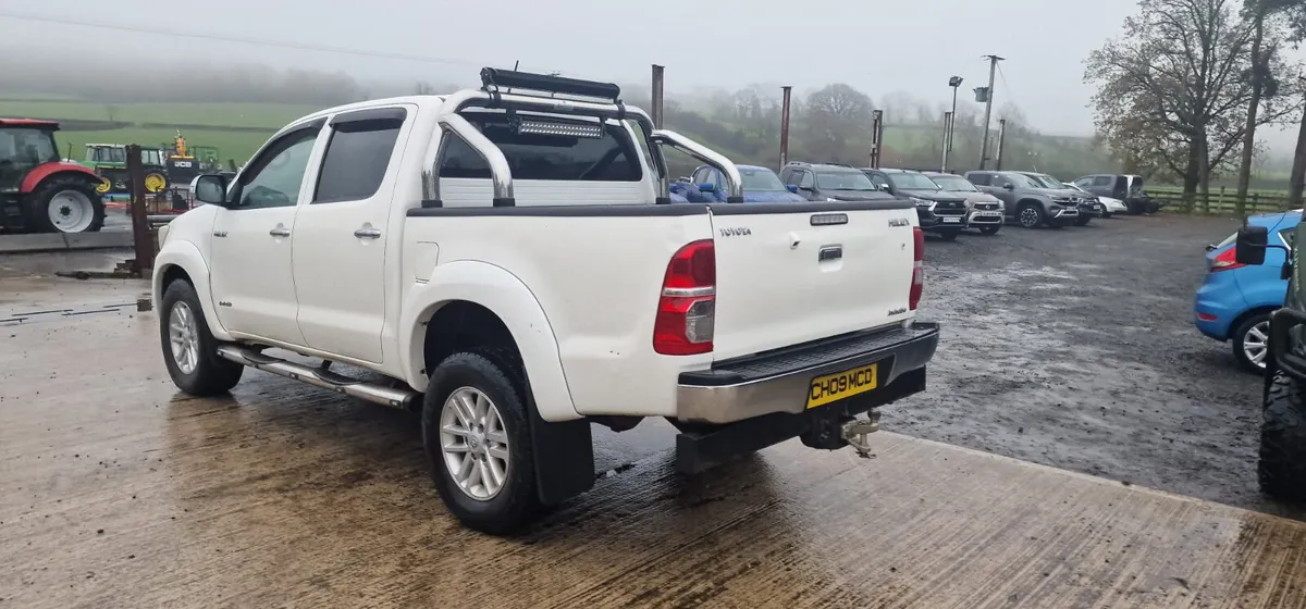 No VAT 2014 Toyota Hilux Invincible 3.0 D-4D - Image 4
