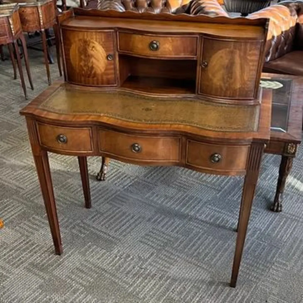 Beautiful blonde mahogany ladies writing desk