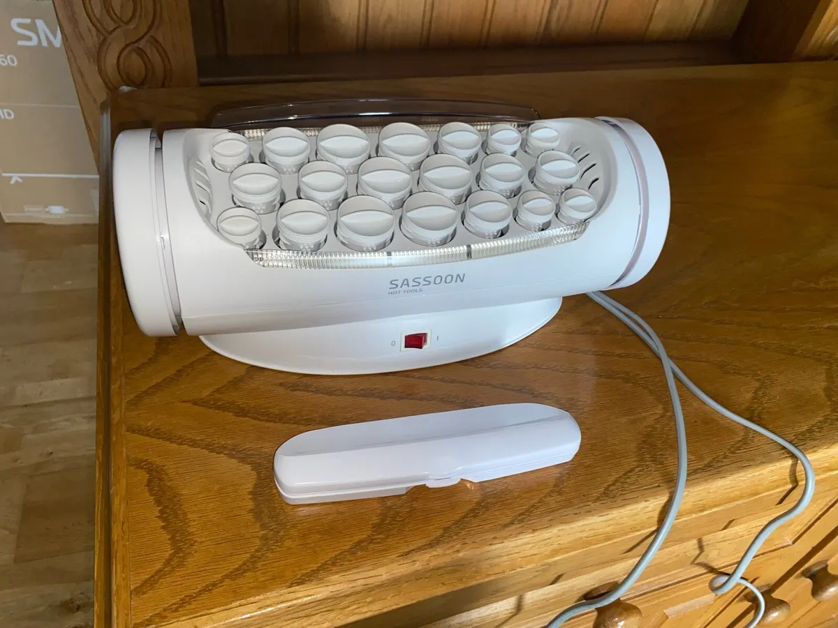 Heated Hair Rollers - Image 1
