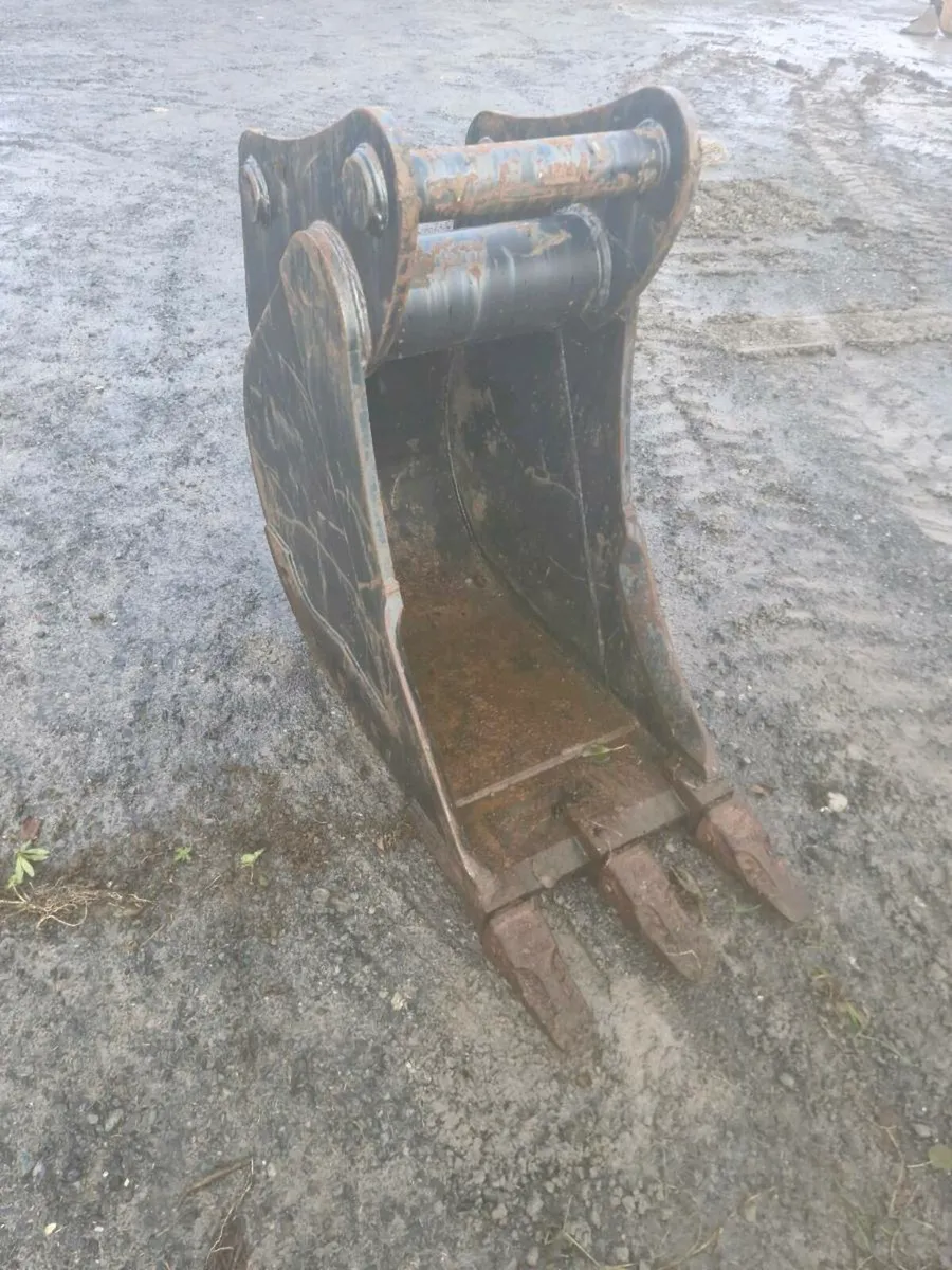 90MM. UNUSED 2FT Bucket - Image 1