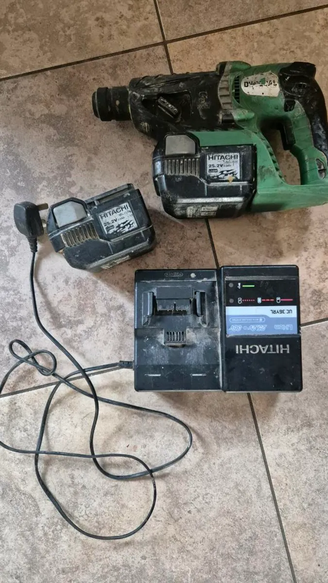 Hitachi cordless hammer drill - Image 1