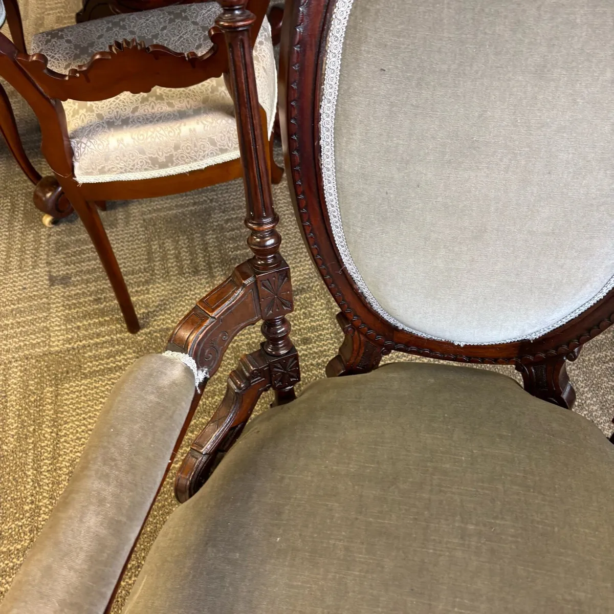 Fabulous Victorian mahogany high back green crush - Image 4