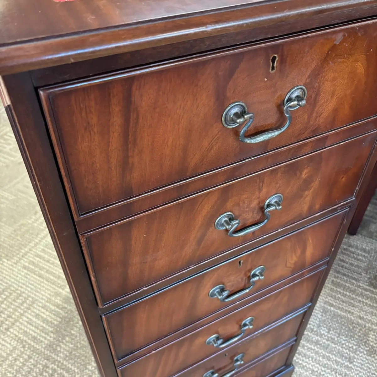Beautiful mahogany red leather top filing cabinet. - Image 2
