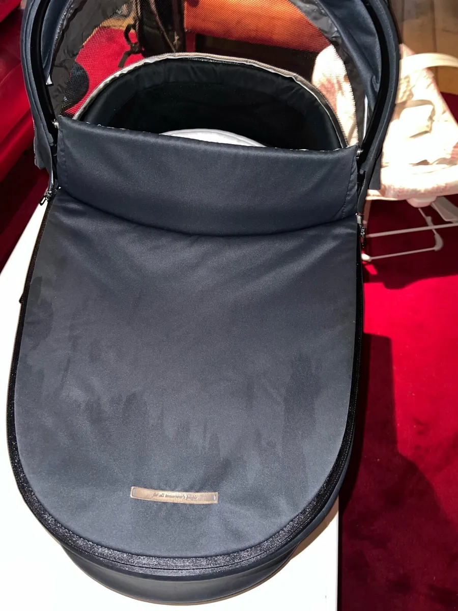 Cybex Priam Lux cot Bassinet - Image 3