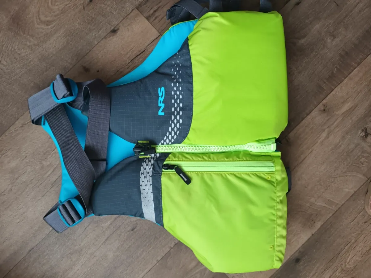 L/XL NRS kayak life vest