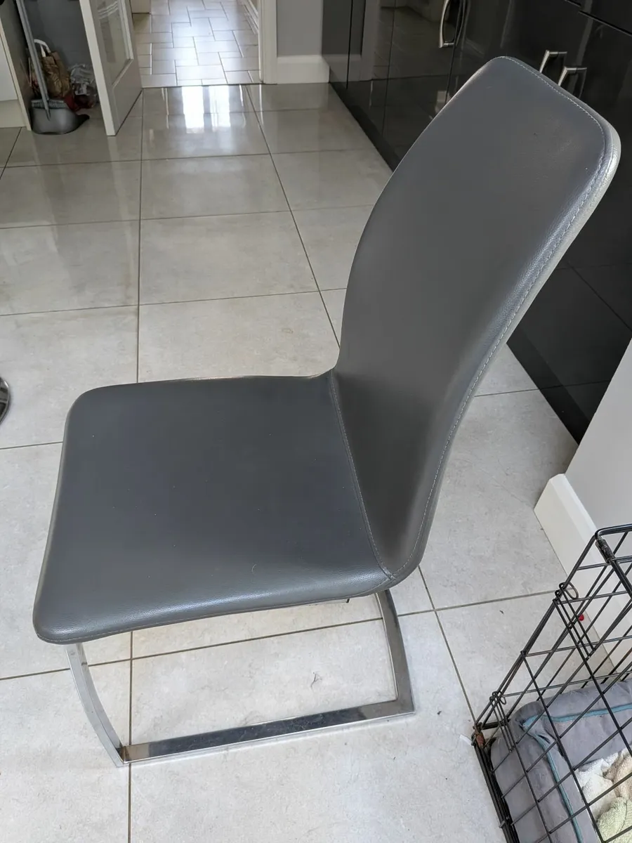 Kitchen Chairs x 5 Free to take. - Image 2