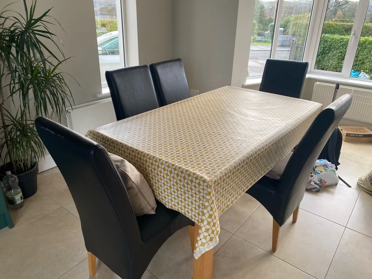 Dining table & chairs - Image 1
